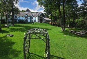 BeechAlpenweddingarch